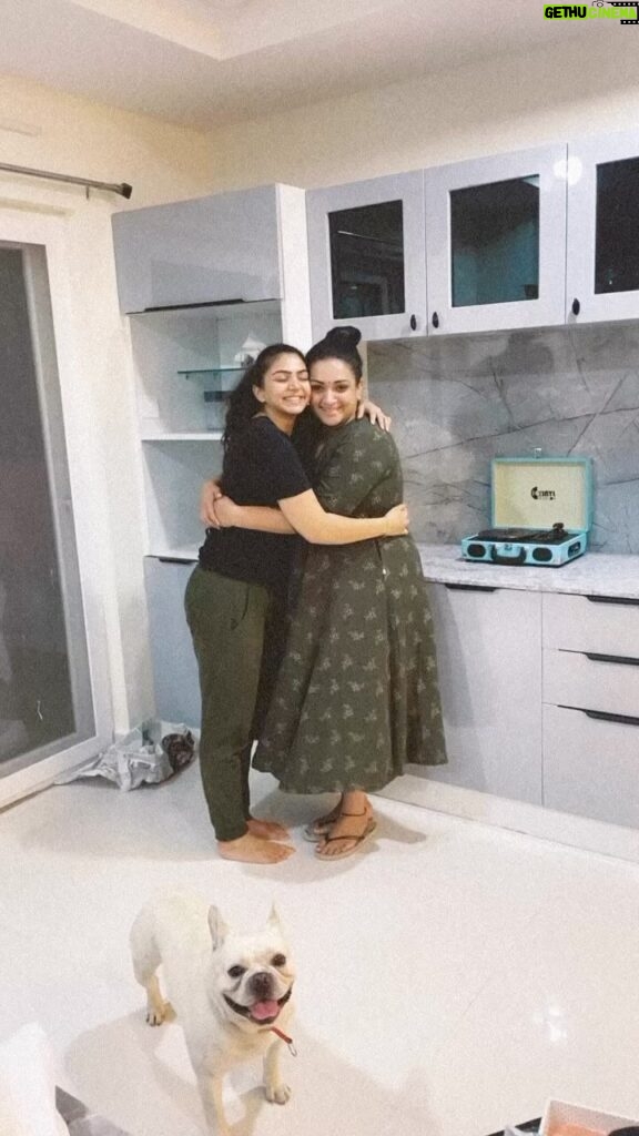 Akshata Sonawane Instagram - My to be sister-in-law ❤ Happy Birthday Love ❤ I’m so lucky to have you as my family. The way you take care of everybody, the way you came all the way from Vizag to help us set up the house, the way you feed me, how you make me feel home, the way you love.. it’s just so selfless and inspirational. I learn from you everyday! May you have the most amazing birthday. You deserve all the love & happiness. Come home soon and we’ll celebrate your big day again ❤ I love youuuuu @doctor_kondur