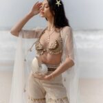 Alanna Panday Instagram – #KALKIxALANNA 🐚
Another one of my favourites we designed for this collaboration collection! Wearing the shell bralette with the sequins sharara pants. Click the link in my bio to shop this look.