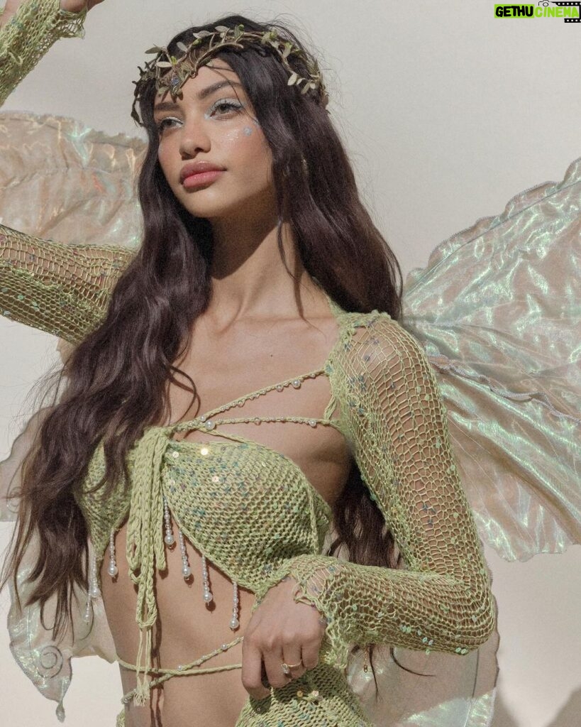 Alanna Panday Instagram - Tinker Bell 🧚🏻 Pixie Hollow