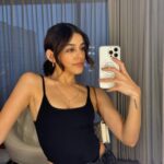 Alaya F Instagram - Who doesn’t love a quick mirror selfie 🤷🏻‍♀️