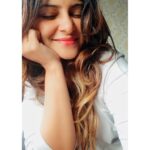 Aleeza Khan Instagram - Happy weekend peoples 💜💜💜 Lokhandwala Complex