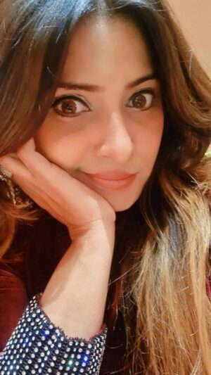 Aleeza Khan Instagram - #lovergirl #alisha #indianstyle #indiansong #india #hindi #bollywood #music #album#reelsindia #video #instareels #bollywood #beautiful #repost #trend #style #trendingreels #photooftheday #viralvideos #instalike #likes #model #likesforlike #motivation #nature #makeup #youtube #explorepage #dance