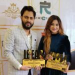 Aleeza Khan Instagram - IPEAA AWARD With Super Star Actress @iamaleezakhan Promotion Publicity @sainiproduction Design By @mr_lukhman__ #aleezakhan #celebrityawards #styls #startup #mumbaikar Star Bazar, Andheri