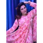 Aleeza Khan Instagram - Don’t worry if people think you’re crazy. You are crazy. You have that kind of intoxicating insanity that lets other people dream outside of the lines and become who they’re destined to be.” Mumbai, Maharashtra