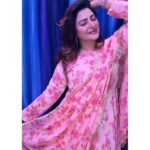 Aleeza Khan Instagram - Don’t worry if people think you’re crazy. You are crazy. You have that kind of intoxicating insanity that lets other people dream outside of the lines and become who they’re destined to be.” Mumbai, Maharashtra