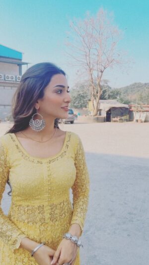Amandeep Sidhu Instagram - Kon disha mein….
.
.
.
.
#amandeepsidhu #chashni #trendningreels #reelsinstagram #toodles