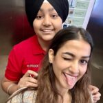 Amandeep Sidhu Instagram - So I’ve had the best 2 days of my life. 1. I and mom did darshan after standing in queue for 3 hrs . 2. Muffin in his usual behaviour. 3.I and ishav going for morning darshan at 5 . 4. We did the beautiful darshan ofcourse I cried 🙈 5. Nothing just adoring myself🙈 6. Exploring like a tourist😂 7. We had the best misalpav and wadapav in Nashik. 8. Nothing much just in his usual behaviour told you😂 . . . #amandeepsidhu #familytime #trimbakeshwar #toodles
