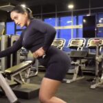 Amika Shail Instagram - Chasing is boring ! 🔥 . . . #AmikaShail #fitness #reelkarofeelkaro #trending #explore #reels #sporty