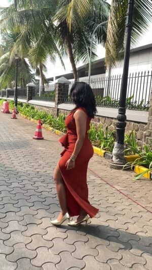 Amika Shail Instagram - 🤎
.
Outfit @nmore_mumbai
.
.
#AmikaShail #reels #trending #explore