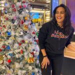 Amika Shail Instagram - Merry Christmas 🎄🎁 black hoodie 🧥 by @amikashailmerchandise You can also buy ..LINK in BIO.. . . . #Amikashail #christmastime #merrychristmas #santaclaus #christmaslights #christmasdecor #merrychristmas🎄
