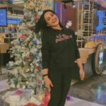 Amika Shail Instagram - Merry Christmas 🎄🎁 black hoodie 🧥 by @amikashailmerchandise You can also buy ..LINK in BIO.. . . . #Amikashail #christmastime #merrychristmas #santaclaus #christmaslights #christmasdecor #merrychristmas🎄