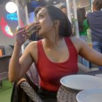 Amika Shail Instagram - I also eat burgers 🍔😋 . . #AmikaShail #junk #foodie #burger