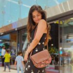Amruta Deshmukh Instagram – Sukoon when you can carry a petite sling bag ! 👜 Thank you @zoukonline ♥️
(And he has to carry a backpack 🎒😛) Mumbai, Maharashtra