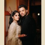 Amruta Deshmukh Instagram - Dancing our way to forever ♾️ ✨❤️ • • Pictures by: @surajpatel.in Hair and MUA: @swatighodke_mua_official Outfits by: @suvidhafashion Styled by: @tanmay_jangam Jewellery by: @jizajewellerystudio