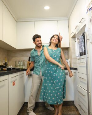 Amruta Deshmukh Instagram - May joy be the only emotion that stays in our house. 🩵 Have a lovely Sunday. 💫
•
•
📸 @shrutisbagwe 
MUA: @saurabh_kapade 
Styled by: @tanmay_jangam 
Wearing: @cottoncottageindia