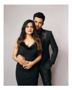 Amruta Deshmukh Instagram - "I came here tonight because when you realize you want to spend the rest of your life with somebody, you want the rest of your life to start as soon as possible." 
~When Harry Met Sally
•
#Engaged #ForeverTogether 
•
Pictures by: @shrutisbagwe 
Hair and MUA: @saurabh_kapade 
Prasad’s styling: @tanmay_jangam Wearing: @chetansachala