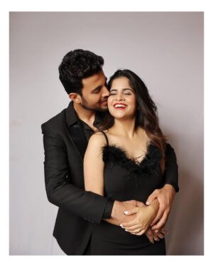 Amruta Deshmukh Instagram - "I came here tonight because when you realize you want to spend the rest of your life with somebody, you want the rest of your life to start as soon as possible." 
~When Harry Met Sally
•
#Engaged #ForeverTogether 
•
Pictures by: @shrutisbagwe 
Hair and MUA: @saurabh_kapade 
Prasad’s styling: @tanmay_jangam Wearing: @chetansachala