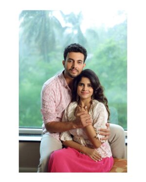 Amruta Deshmukh Instagram - We’re Engaged! ♥️ 💍
We are officially nominating each other as permanent team members and we are ready to face any tasks that come our way..♾️♥️
•
•
#Engaged #ForeverTogether #18November❤️ 
•
Photos by: @shrutisbagwe 
Hair and MUA: @saurabh_kapade 
Prasad’s styling by: @tanmay_jangam
Prasad’s outfit: @cottoncottageindia 
Amruta’s Outfit: @zara