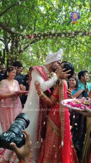 Amruta Deshmukh Instagram - शुभमंगल सावधान!!❤️

संपूर्ण लग्न सोहळा Exclusive पहा फक्त राजश्री मराठीवर!

#प्रमृता #PrasadAmruta #PrasadJawade #AmrutaDeshmukh #प्रमृताचंलग्न #WeddingLook #RajshriMarathiExclusive