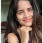 Amruta Deshmukh Instagram - 💄Indulge in 16 stunning colours of Barva’s Ghee-Enriched Lipsticks that blend luxury with nourishment 🌿Formulated with the goodness of ghee, these lipsticks keep your pout moisturized and vibrant all day long💋 #BarvaBeauty #GheeEnrichedLipsticks #LipGameStrong #NaturalBeauty