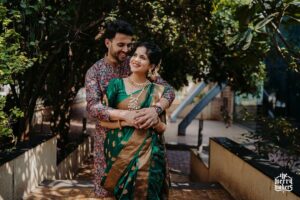 Amruta Deshmukh Instagram - ग्रहमख ✨✨
•
•
Navvari: gifted by my mavshi 🫶🏻
Prasad’s outfit: @suvidhafashion | styled by : @tanmay_jangam 
📸 : @themerrymakers.in 
Jewellery: @jizajewellerystudio 
MUA: @swatighodke_mua_official