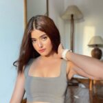 Anahita Bhooshan Instagram - Dil nu tere naal kinna pyaar hai Saanu te kehna vi ni aunda 🙏🏻🙏🏻 We are a family of 500k ❤️❤️❤️ Stay tuned for my next post. Ily all soooo much 😘😘😘😘 . . #blessed #blessedwiththebest #grateful 🧿