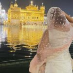 Anahita Bhooshan Instagram - Mann niva matt unchi 🙏🏻 . #goldentemple ✨ Golden Temple