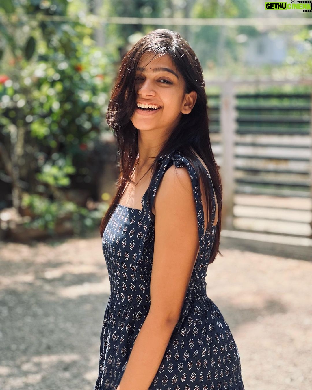 Ananthika Sanilkumar Instagram - 🌼🤍 - Gethu Cinema