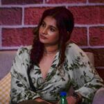 Angana Roy Instagram - Well, I always wanted to do stand up sometime, @hoichoi.tv presented me with the opportunity! 💛 Watch 'Fun Bhalobeshe Fun', the first ever stand-up comedy show in Bengal, where I tried my hand at anecdotal comedy. Love love love to the entire team and the participants who were super fun to chill with! @justsomak thanks for being the lovely host that you were! 😇 @i_sauravdas @ananyasync @rajdeep.gupta @soumyamukhherjee @tapojitmitra @i.preranadas @shiladitya_chatterjee_ @bong_short @sprite @sprite_india @blottingpaperstudios @svfbrands @rahool_mukherjee @ayan.bhattacharjee_ @aritraandotherstories @tuhin1110 @dipanjanamukherjee__ @hoichoi.tv @_soumism @nehasharmma Directed by @premik_kobi_corporate Styled by @elizabhowmik 💛 #standup #comedy #sprite #comedyshow #anganaroy #newshow #srandupcomedy #anecdotal #mondaypost #lovefromA