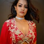 Anita Hassanandani Instagram - 🍅 Styled by @shreyajuneja Outfit by @seemathukralofficial Jewellery by @hemakhasturilabel Rings by @houseofjskjewels Gorgeous make up and hair by @ojasrajani 📸 @ravii_dixit