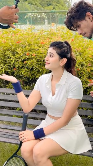 Anjali Arora Instagram - ladki hai ya hai jadu😅 
#anjaliarora