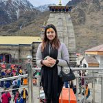 Anjali Arora Instagram - भोले बाबा देख मने मैं भक्त हूँ सबते ख़ास तेरा🙏🏻🥰 #kedarntah #bholenath #baba #anjaliarora Kedarnath Temple