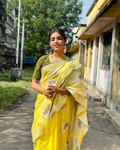 Ankita Bhattacharyya Instagram - Didi r Biye ❤️ #haldi💛
