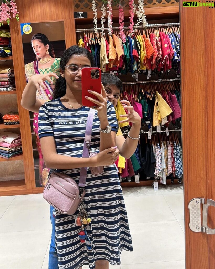 Ankita Bhattacharyya Instagram - Pujor shopping shuru holo 😍