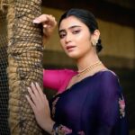 Ankita Mallick Instagram - My never ending love for sarees and 90’s songs !! ♥️ #explorepage #trendingreels #trending #love #view #reelsinstagram #reelitfeelit #viralreels #trending #explore