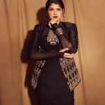 Anshula Kapoor Instagram - Mood board: Wednesday Adams, but make it glamorous 🖤 Because sometimes it pays off when you step out of your comfort zone, especially when you’ve got an A team to back you up ✨ Styled by @shereenlovebug with @trishalalovebug Style team @riaasthana @snehhasuresh @jahnavi.kothari Makeup: @goldandglittr Hair: @ruchithakur.5 📸 @visualaffairs_va Outfit : @siddartha_tytler jacket @shopmonokrom bodysuit and skirt Jewellery : @amrapalijewels Bag : @bottegavenetaworld Shoes: @antoniomelaniofficial
