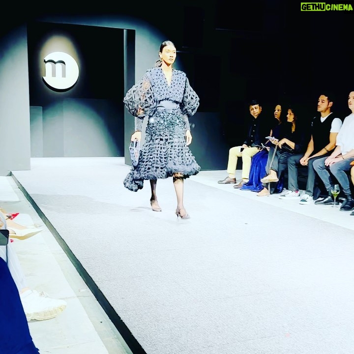 Anshula Kapoor Instagram - Last weekend I had the most fabulous time at the #IMmaya show!! Istituto Marangoni is a leading fashion and design school and they also have a campus in Mumbai! @istitutomarangoni_mumbai The students showcased their collections and it was all kinds of amazing!! Swipe to see some of my most fav looks (these were so hard to choose!! can I have them already?) 😍 Looks 1 & 2 are “Revive” by chirag parekh (@chirag_parekh_ ) Look 3 is “Emerge” by Ashna Gidwani (@ashna.gidwani) Look 4 is “Knits & Knots” by Minal Gala (@gala.minal) Look 5 is “borderline” by Naisha Khan nihaluddin (@_naishhh) Look 6 is “Phantasm” by Idekaa Dang (@idekaadang) It's fresh, it's young, and it's setting the vibe for the future of fashion! 🙌🏽💯 #IstitutoMarangoni #IstitutoMarangoniMumbai #IstitutoMarrangoni_Mumbai #alwaysupportalent