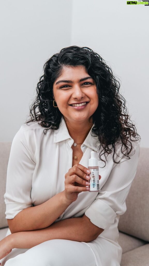 Anshula Kapoor Instagram - When it comes to the skin, Dermatologists always know what’s best. So when products are created and recommended by dermatologists, you know it’s going to show results. @novologyofficial ’s Bi Phasic serum & sunscreen have been created with experienced dermatologists & target hyperpigmentation to reduce the excess melanin within 4 weeks. The products are literally as good as having a dermatologist in a bottle! If pigmentation is one of your skin concerns, this may be the solution you’ve been looking for. Novology is now available on Nykaa. Check out their products and start your journey to healthier skin. #Ad #Novology #NovologyRegimen #CreatedWithDermatologists Disclaimer: always patch test products before the first application, please consult a doctor before starting any new skincare regimen.