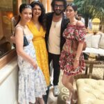 Anshula Kapoor Instagram - Sunday shenanigans 💛💃🏽