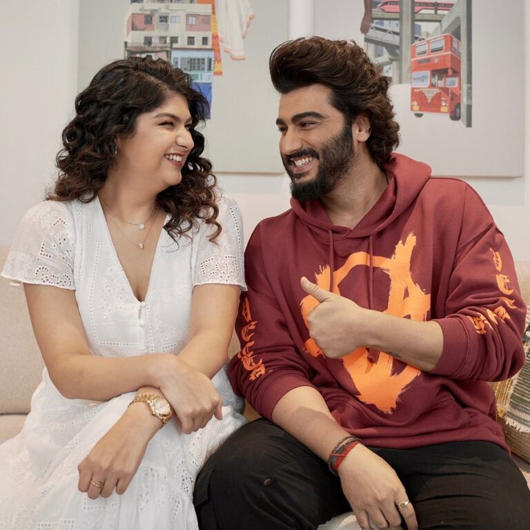 Anshula Kapoor Instagram - Happy birthday to my whole world ❤️ Love you to infinity @arjunkapoor My wish for you is that may happiness always surround you (even if that means countless Farfetch orders 🤣), and may you always feel a forcefield of love around you. May this year give you everything that your heart desires, and then some. ♾️❤️