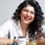 Anshula Kapoor Instagram - If you’re unfamiliar with ELEMIS, let me tell you that it is synonymous with luxury skincare and they use the best ingredients in their products to make sure our skin barrier is maintained & our skin is glowy and hydrated! 🤌🏻✨ Now here’s the good news: @elemis_india is finally available at Nykaa Luxe in India which means no more waiting for your favourites! 🚚 My top 3 of the most loved products from the brand are: ✨ gotta start with the cult favourite Pro-Collagen Cleansing Balm! I loveee a good cleansing balm & this is one of the best I’ve used. So happy it’s going to be easily available now! It smells divine & takes off all the makeup, sunscreen and grime on my face, leaving my skin super soft and hydrated. ✨ The Dynamic Resurfacing Facial Pads work very well for my sensitive skin. And when I use it religiously, I really do notice a huge difference in my skin. The pores are smaller & my skin looks brighter & more even toned. Best part is that the pads are a 2-in-1 exfoliator. One side is for physical exfoliation and the smooth side is for gentle chemical exfoliation. ✨ the Pro-Collage Marine Oil is very lightweight even for hot and humid weather. I especially love using it at night after I cleanse my face. I find that it has a soothing effect on my skin. Try them out from @mynykaa and I promise you won’t be disappointed! 💙 #ELEMISIndia #ELEMISXNykaa #ELEMISXNykaaLuxe #LoveELEMIS #Ad