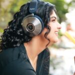 Anshula Kapoor Instagram – Living my best life with the new Dyson Zone noise cancelling headphones! 

The audio quality is unmatched because the headphones have been scientifically calibrated to make sure we hear every detail. All I have to do is switch on my headphones and I can shut the world out. It’s that easy to have my own immersive experience; with Pure audio & Advanced noise cancellation. The best part? The battery life is upto 50 hours even with noise cancellation switches on! 

@dyson_india on, and the world goes shhhh 🤫😇🎵

#Gifted #DysonIndia #DysonZone