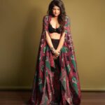 Anshula Kapoor Instagram - Sometimes you just gotta trust @ruchikrishnastyles’s gut. I’m glad I (mostly) do.. because it’s not about showing my body or wearing “less” or “more” clothes. It’s about me being comfortable with who I am, in what I’m wearing. So that even when Ruchi & Mohit make me dive out of my comfort zone, I still feel like “me”, and it helps me stretch the boundaries of what I define as my “comfort zone”. This is a thank you post to the team that always brings their A game for me 🤍 Styled by - @mohitrai with @ruchikrishnastyles @teammrstyles Assisted by - @muskanduaaa Photography - @visualaffairs_va Makeup - @aashna_shah , with assistance from @tarang.lodha Hair - @hairby_shivanik Cape - @limerickofficial @amigos.rizwan Accessories - @amrapalijewels @elsolstrategicconsultants Shoes - @stuartweitzman Bra - @nykdbynykaa