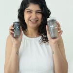 Anshula Kapoor Instagram - I believe that scalp care is as important as skin care, and Dandruff is a HUGE scalp concern in India. My most loved luxury hair-care brand @kerastase_official has just launched its Symbiose Cellular Anti-dandruff Range which helps fight dandruff from oily & dry scalps. The range promises upto 7 weeks of Anti-dandruff efficacy, and is suitable for both men & women. Try it out for yourself and let me know what you think! 💕 Get your hands on Symbiose at their exclusive online store at www.kerastase.in or visit your nearest Kérastase salon. #AD #Symbiose #KerastaseIndia #KerastaseClub #AllianceisPower