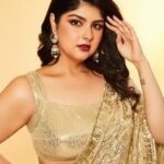 Anshula Kapoor Instagram - Diwali Szn.. so gotta shine as bright as I can in my @manishmalhotraworld sari for @manishmalhotra05’s Diwali party ✨ Saree @manishmalhotraworld Earrings @razwada.jewels @amigos.rizwan Makeup by @sabakhanmakeup Hair by @hairby_shivanik Styled by @mohitrai with @ruchikrishnastyles @teammrstyles Assisted by @kashishsinhaaa Saree draped by @neha_salvi555 Photography @tridevsudevan (I feel like I glow different when my @sabakhanmakeup waves her magic wand ❤️)
