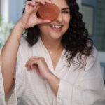 Anshula Kapoor Instagram - Whether it is the party season or the festive season, the Pears pure and gentle bathing bar helps me get that #NoMakuepGlow in just 7 days! Yes it’s clinically proven. With the goodness of 98% glycerine, nail every look with the perfect glow! Tell me about your favourite Pears moment in the comments below, looking forward to reading them all 😍 @pearsindiaofficial #AD #Pears #PearsIndia #GotMeGlowing #GlowingSkin #7daystoglow #Wedding #WeddingSeason #nomakeupglow #glycerin