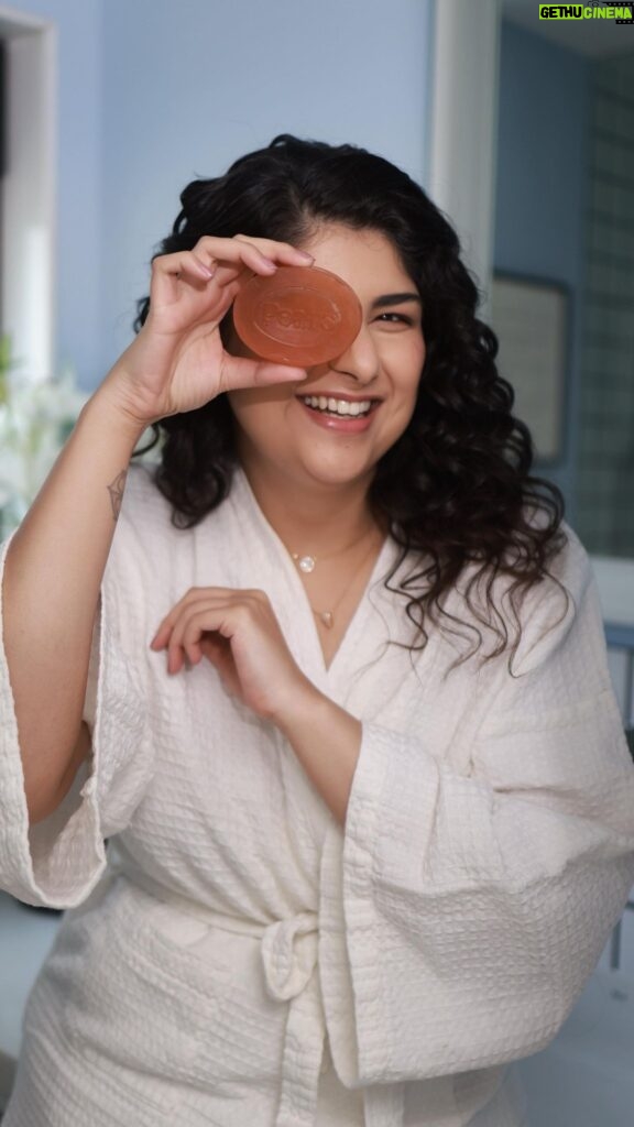 Anshula Kapoor Instagram - Whether it is the party season or the festive season, the Pears pure and gentle bathing bar helps me get that #NoMakuepGlow in just 7 days! Yes it’s clinically proven. With the goodness of 98% glycerine, nail every look with the perfect glow! Tell me about your favourite Pears moment in the comments below, looking forward to reading them all 😍 @pearsindiaofficial #AD #Pears #PearsIndia #GotMeGlowing #GlowingSkin #7daystoglow #Wedding #WeddingSeason #nomakeupglow #glycerin
