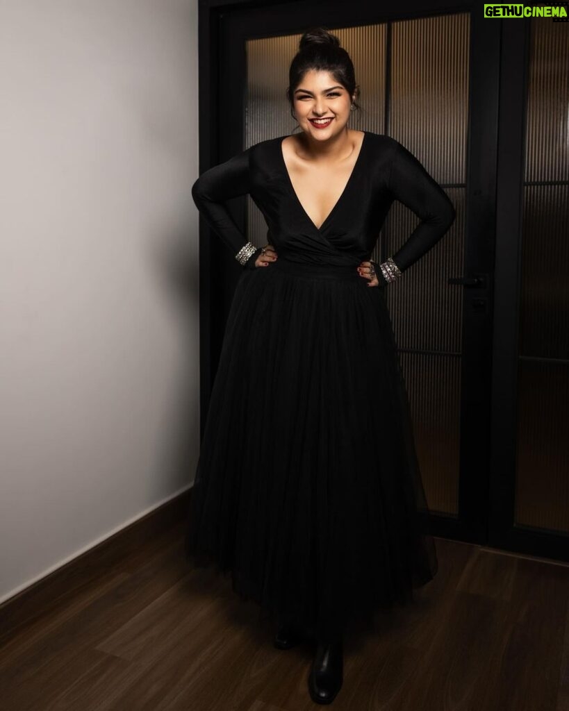 Anshula Kapoor Instagram - Can you tell black is my favorite colour? 🖤 Styled by @shereenlovebug Style team @jahnavi.kothari Hair by @ruchithakur.5 Makeup by @goldandglittr Bodysuit: @shopmonokrom Skirt: @brindasneha Jewellery : @amrapalijewels Photographed by @sunnychothaniphotography Managed by @niharika_bhanushali