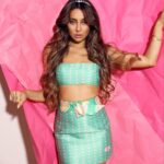 Anusha Dandekar Instagram - When your eyes are the perfect accessory to your outfit…. 🩵🩷🩵 Photos: @shrutisbagwe Outfit: @papadontpreachbyshubhika Hair: @mithun.gole