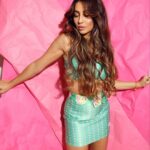 Anusha Dandekar Instagram - When your eyes are the perfect accessory to your outfit…. 🩵🩷🩵 Photos: @shrutisbagwe Outfit: @papadontpreachbyshubhika Hair: @mithun.gole